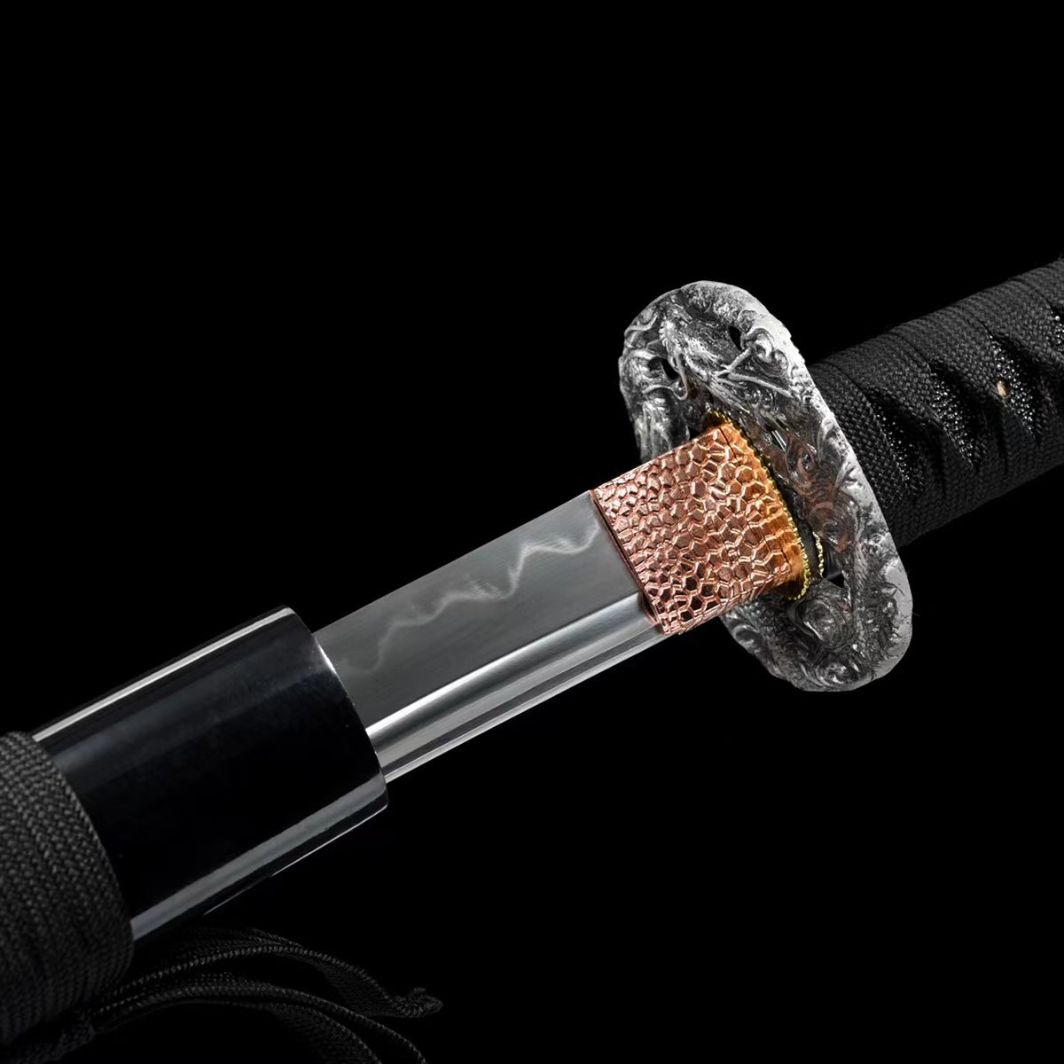 Handmade Black Dragon T10 Steel Katana Sword Clay Tempered Full Tang Samurai Sword with Golden Dragon Saya