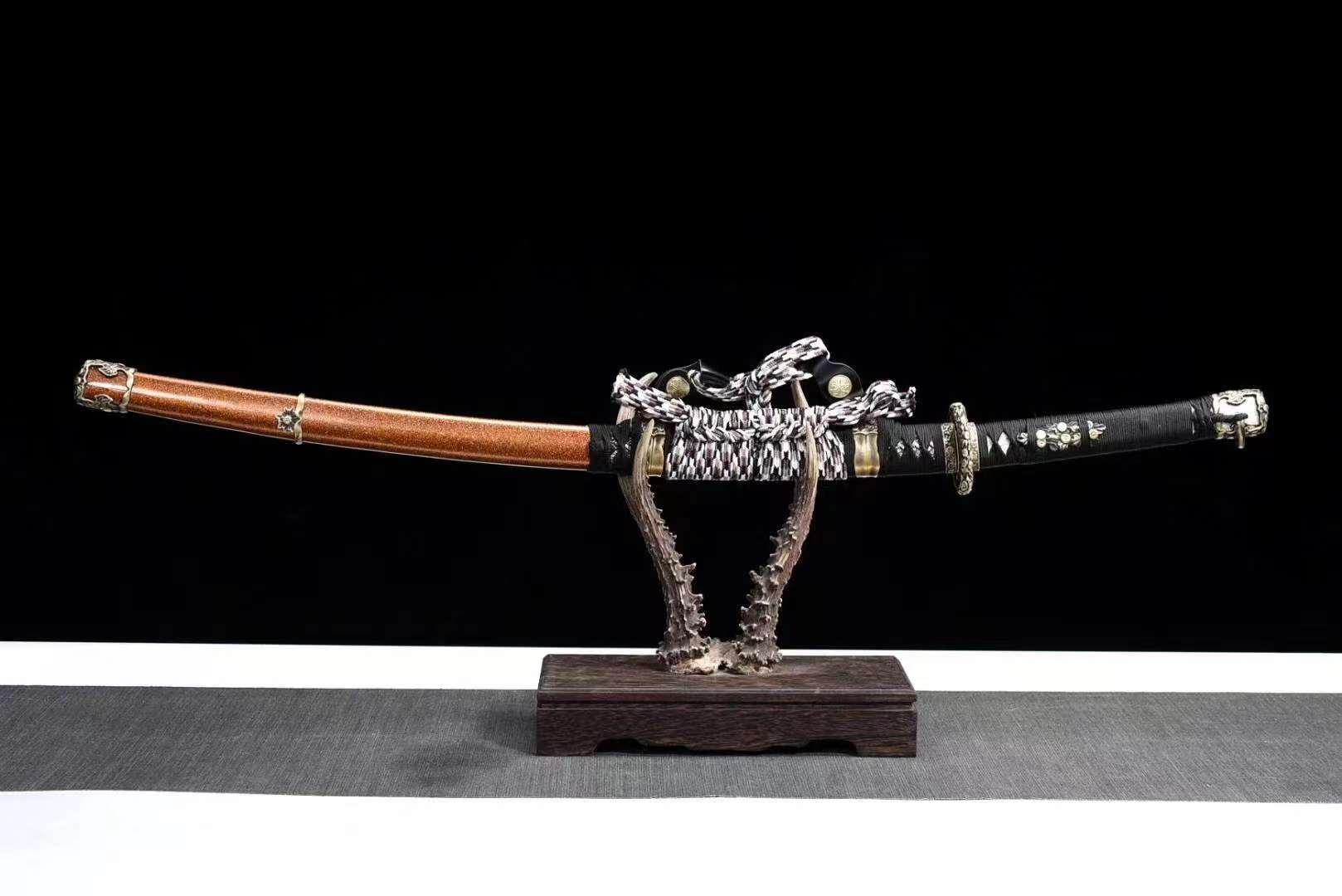 Handmade Japanese Tachi Katana Clay Tempered T-10 Steel Choji Hamon Sword