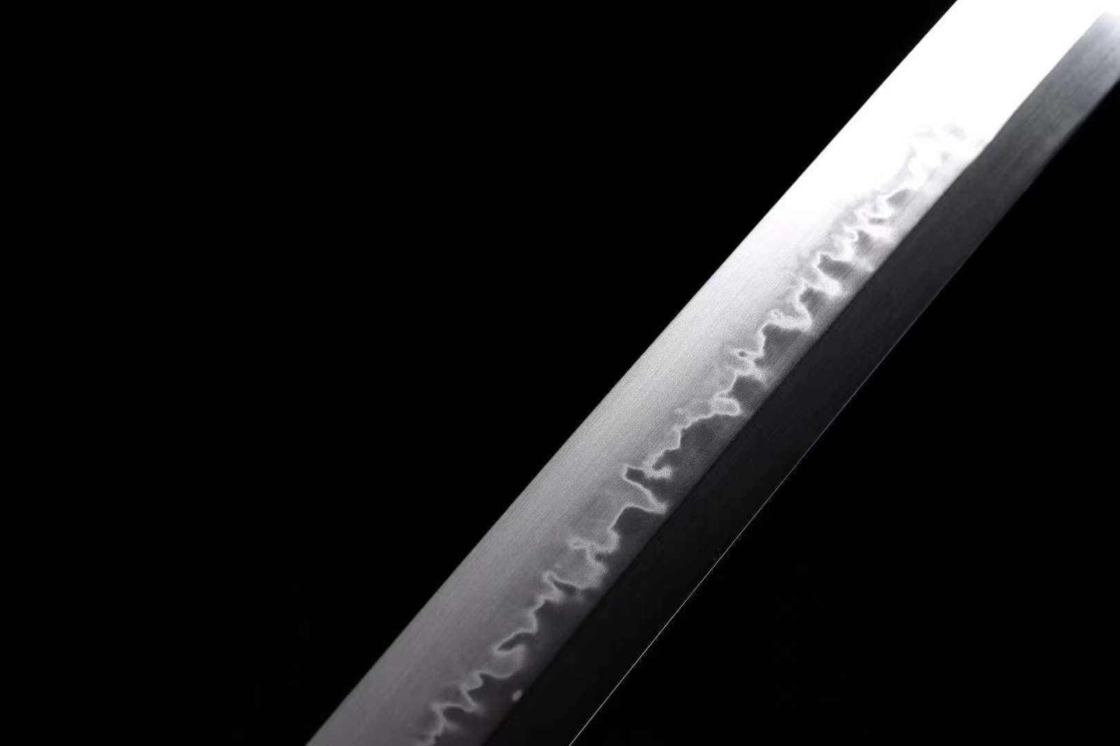 Handmade Japanese Tachi Katana Clay Tempered T-10 Steel Choji Hamon Sword
