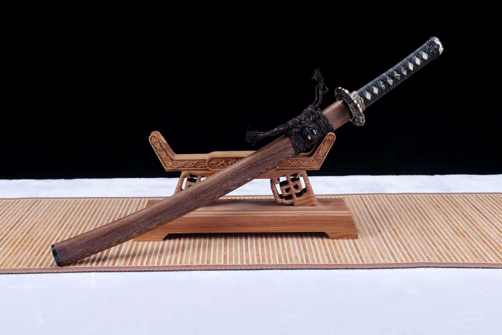 Premium Handmade Samurai Katana T10 Steel Full Tang Japanese Sword with Saya and Decorative Hamon Blade