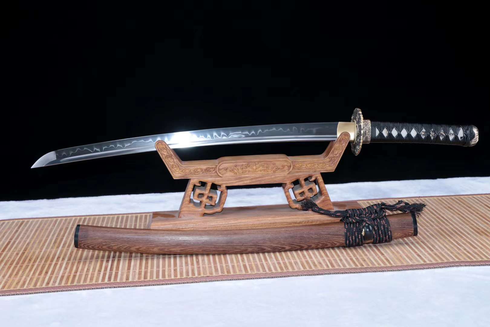 Premium Handmade Samurai Katana T10 Steel Full Tang Japanese Sword with Saya and Decorative Hamon Blade
