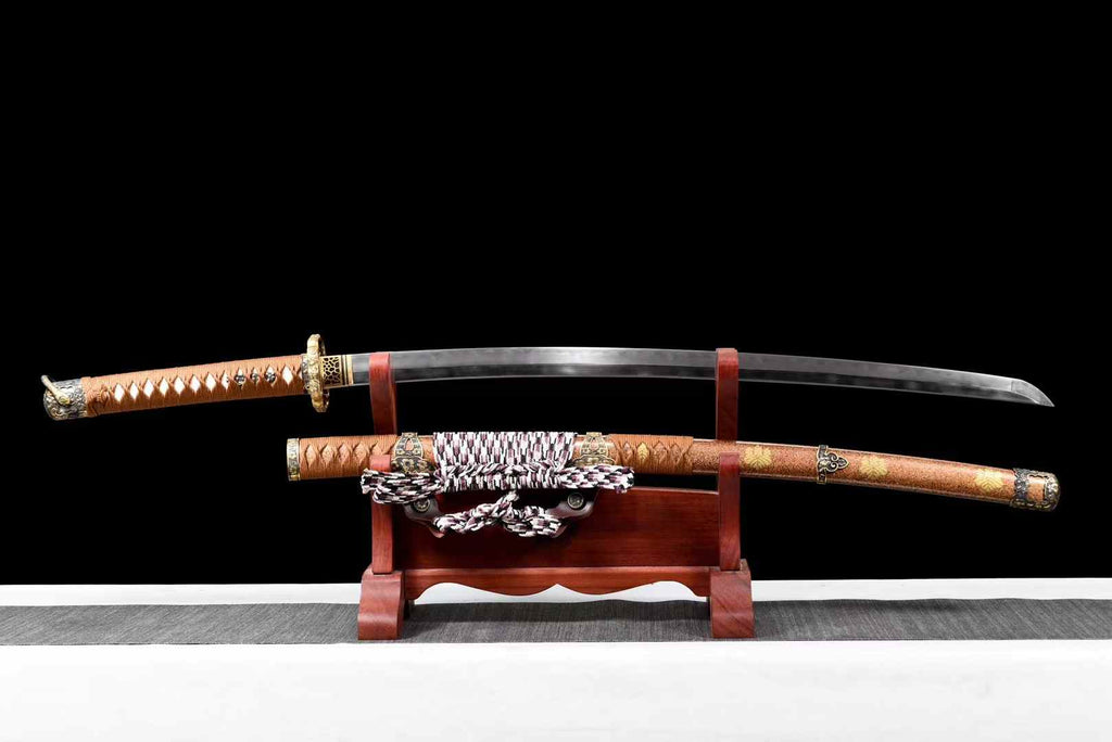 26 Inch Folded Damascus Japanese Tachi Sword Clay Tempered 60 HRC, 18-Step Mirror Polish, Gold Nashiji Scabbard