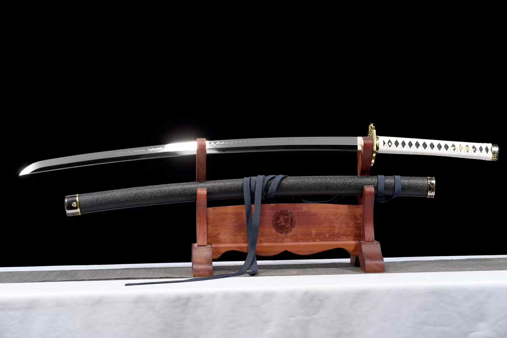 Devil May Cry 5 Vergil Yamato Sword Replica Katana  Full Tang Anime Samurai Sword with PU Leather Wrapped Scabbard 41 in