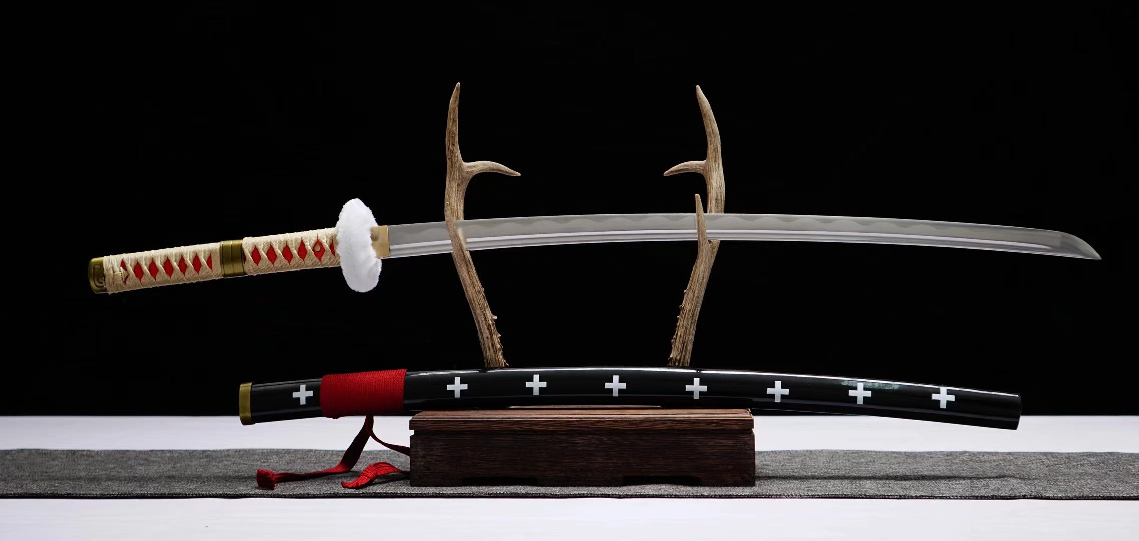 One Piece Trafalgar Law Red Kikoku Sword Surgeon of Death Red Anime Odachi Replica 1045 High Carbon Steel Katana